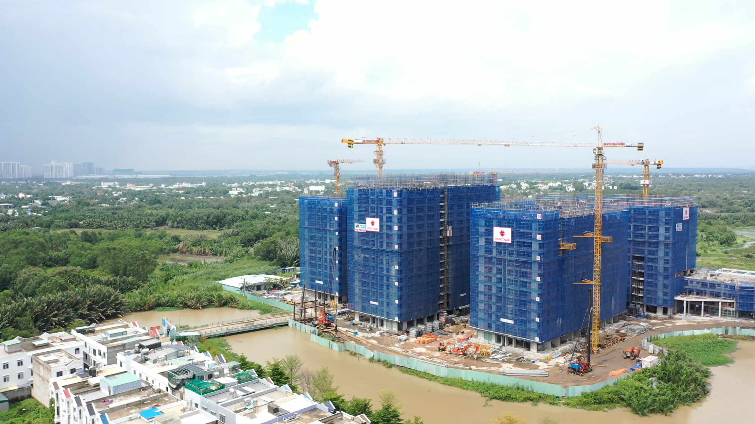 tien do thi cong mt eastmark city thang 11-2