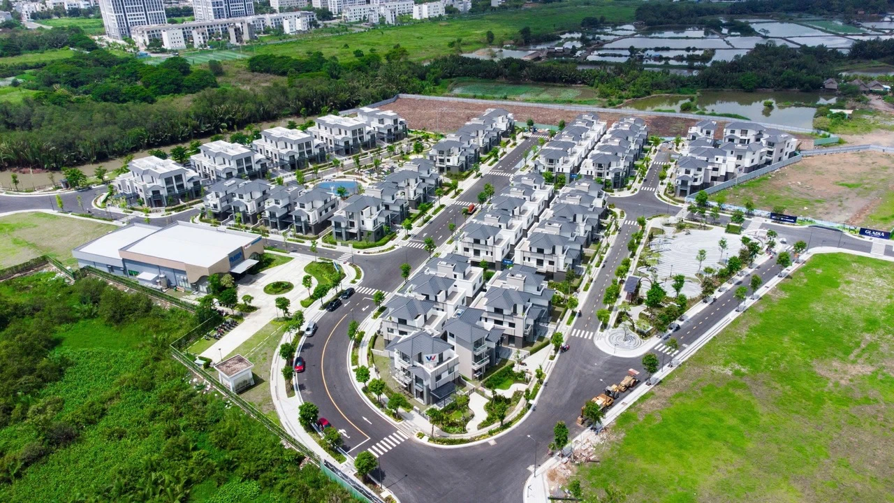 Tiến độ dự án Gladia by The Waters tháng 7/2025 – hạ tầng đang hoàn thiện